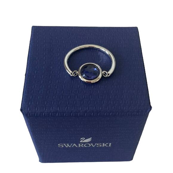 Swarovski Tahlia ring Round, Blue, Rhodium plated size 9 / EUR 60 - Picture 3 of 8